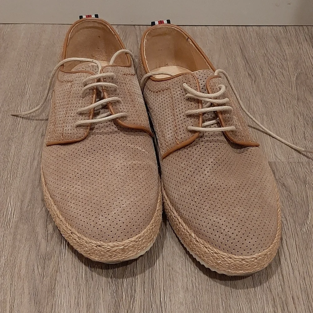 Shoes - Picture 5 of 5